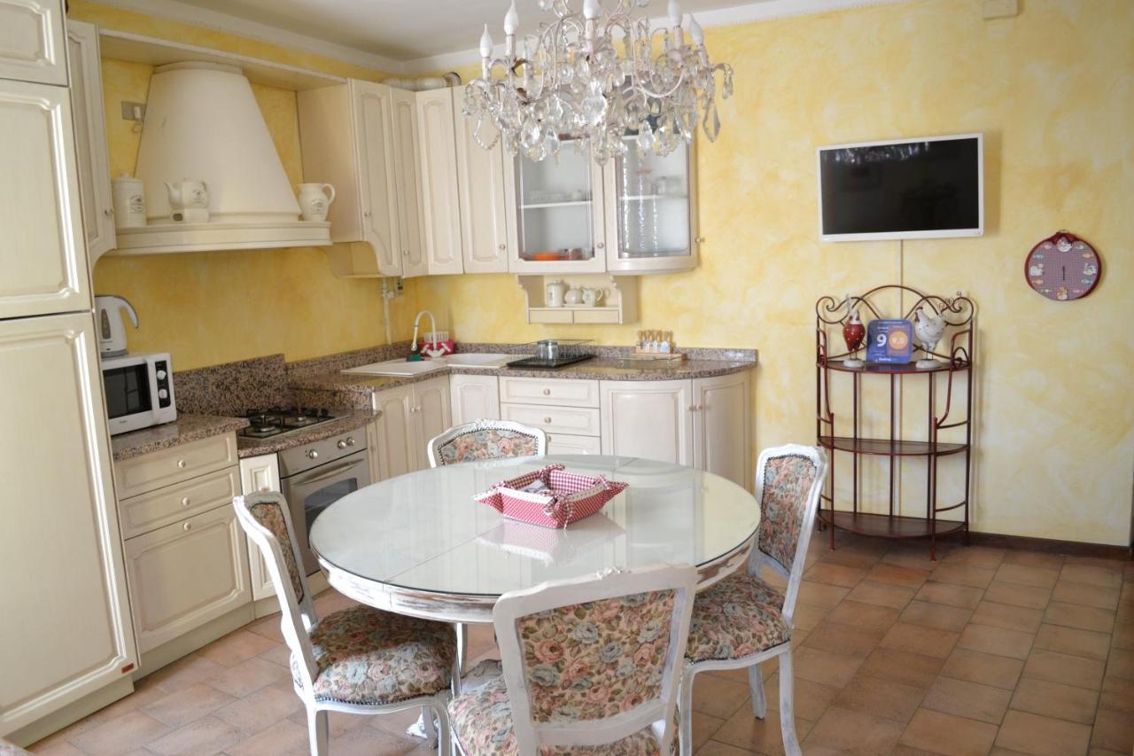 Relais De La Place Дезенцано-дель-Гарда Экстерьер фото